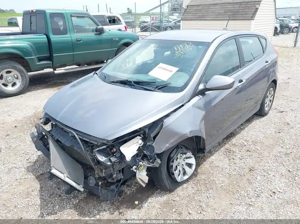 KMHCT5AE2HU319217 2017 HYUNDAI ACCENT - Image 2