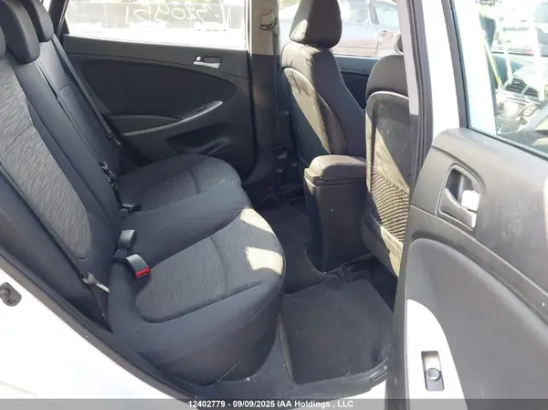 KMHCT5AE2HU320951 2017 HYUNDAI ACCENT - Image 8