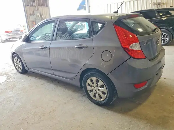 KMHCT5AE2HU323137 2017 HYUNDAI ACCENT - Image 2