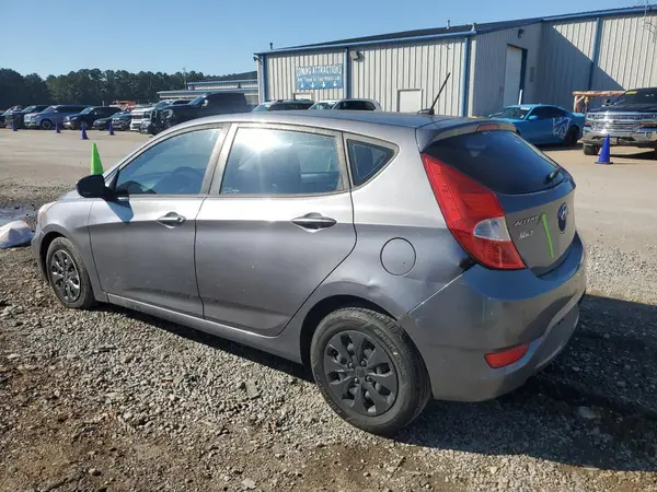 KMHCT5AE2HU326037 2017 HYUNDAI ACCENT - Image 2