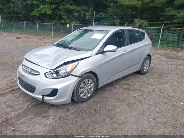 KMHCT5AE2HU335594 2017 HYUNDAI ACCENT - Image 2