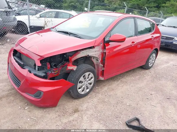 KMHCT5AE2HU335711 2017 HYUNDAI ACCENT - Image 2
