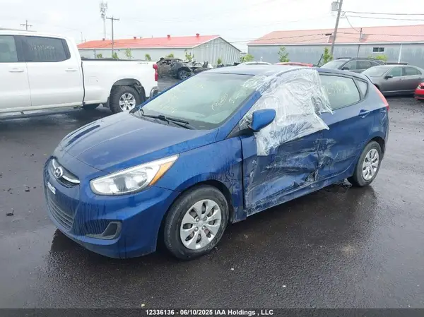 KMHCT5AE2HU335868 2017 HYUNDAI ACCENT - Image 2