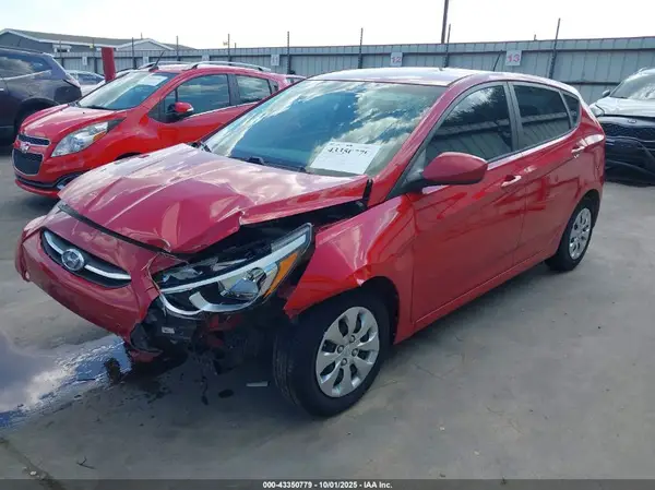 KMHCT5AE2HU340746 2017 HYUNDAI ACCENT - Image 2