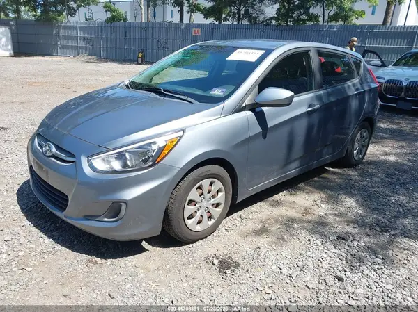 KMHCT5AE2HU355375 2017 HYUNDAI ACCENT - Image 2