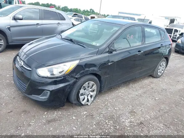 KMHCT5AE2HU355991 2017 HYUNDAI ACCENT - Image 2