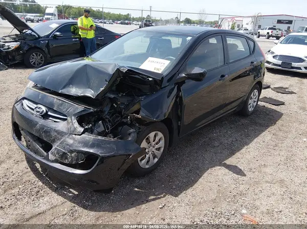 KMHCT5AE2HU362827 2017 HYUNDAI ACCENT - Image 2
