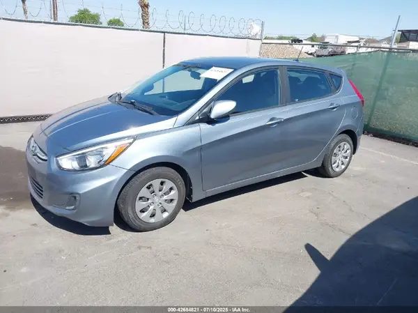 KMHCT5AE2HU364027 2017 HYUNDAI ACCENT - Image 2