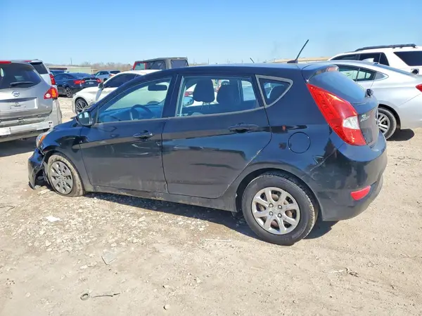 KMHCT5AE2HU366182 2017 HYUNDAI ACCENT - Image 2