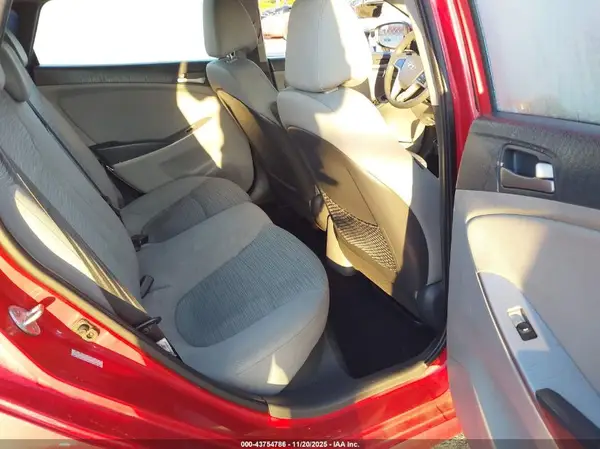 KMHCT5AE3GU241416 2016 HYUNDAI ACCENT - Image 8