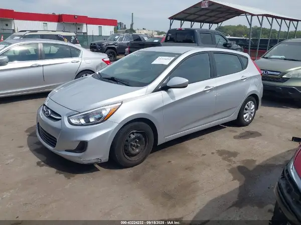 KMHCT5AE3GU250018 2016 HYUNDAI ACCENT - Image 2