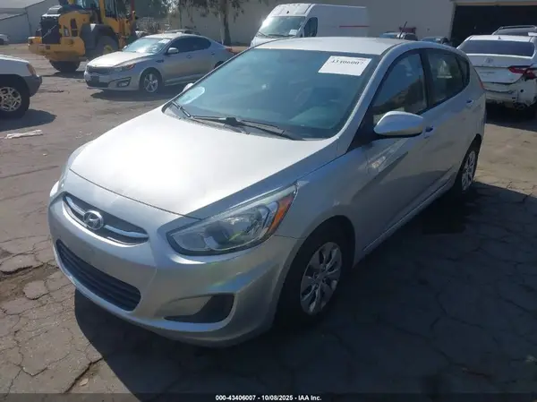 KMHCT5AE3GU274884 2016 HYUNDAI ACCENT - Image 2