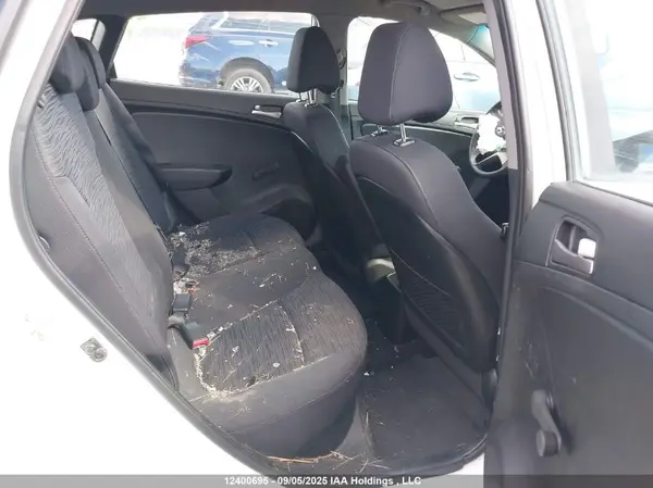 KMHCT5AE3GU281883 2016 HYUNDAI ACCENT - Image 8