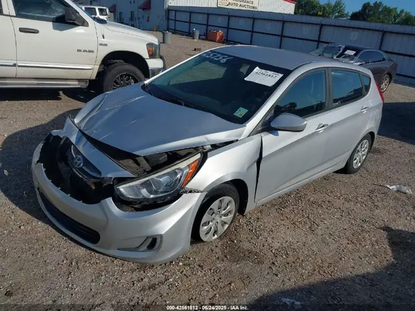 KMHCT5AE3GU290521 2016 HYUNDAI ACCENT - Image 2
