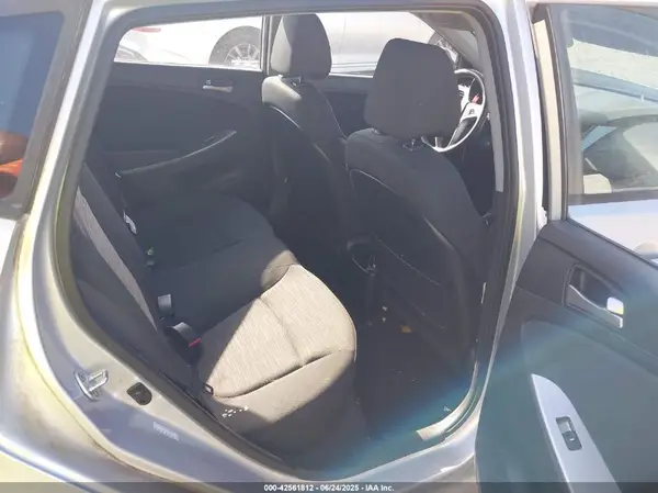 KMHCT5AE3GU290521 2016 HYUNDAI ACCENT - Image 8
