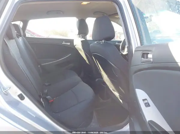KMHCT5AE3HU301406 2017 HYUNDAI ACCENT - Image 8