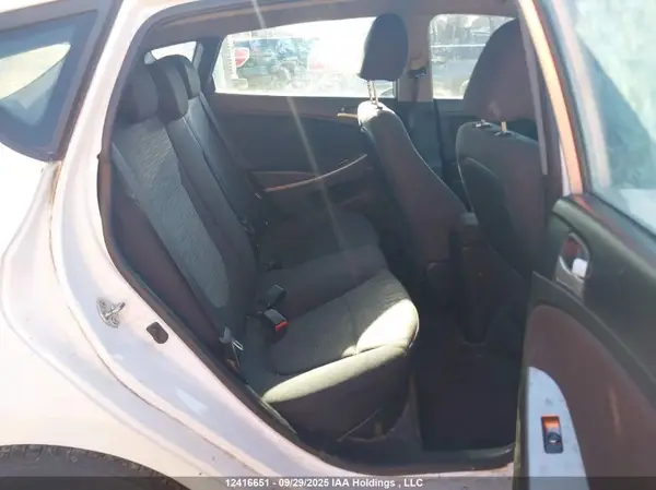 KMHCT5AE3HU304872 2017 HYUNDAI ACCENT - Image 8