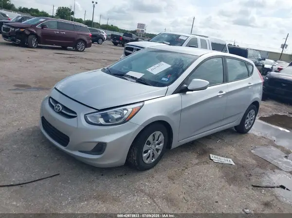 KMHCT5AE3HU315659 2017 HYUNDAI ACCENT - Image 2