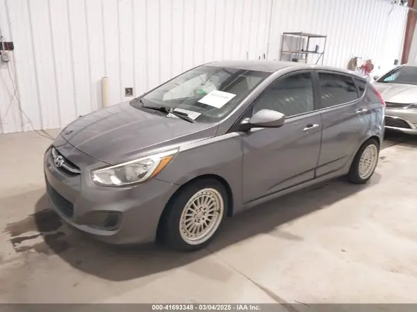 KMHCT5AE3HU317184 2017 HYUNDAI ACCENT - Image 2