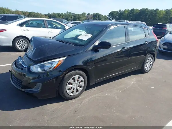 KMHCT5AE3HU319873 2017 HYUNDAI ACCENT - Image 2