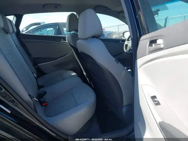 KMHCT5AE3HU319873 2017 HYUNDAI ACCENT - Image 8