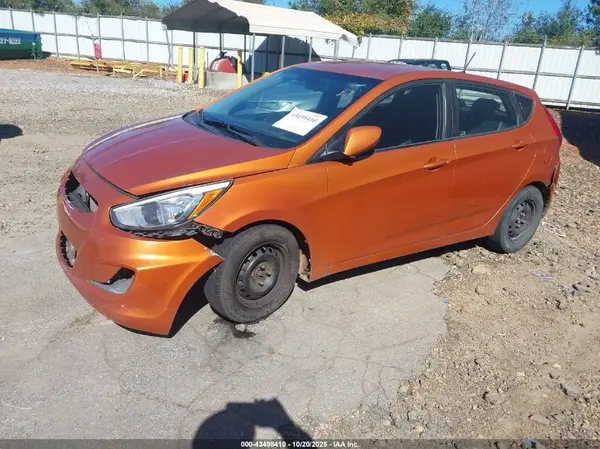 KMHCT5AE3HU324765 2017 HYUNDAI ACCENT - Image 2
