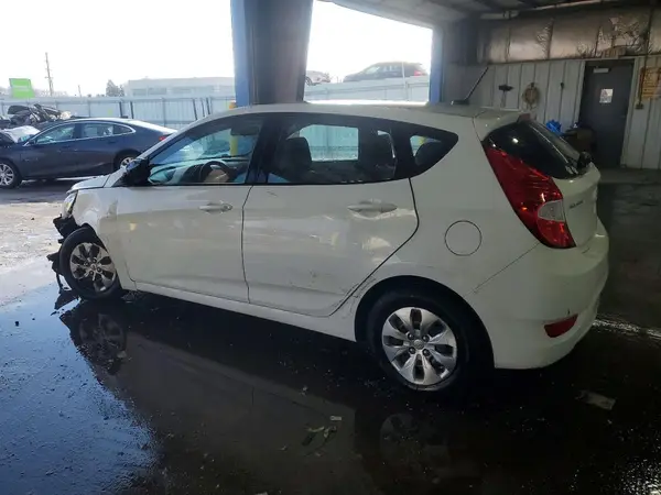 KMHCT5AE3HU325785 2017 HYUNDAI ACCENT - Image 2