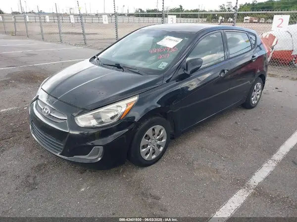 KMHCT5AE3HU326063 2017 HYUNDAI ACCENT - Image 2