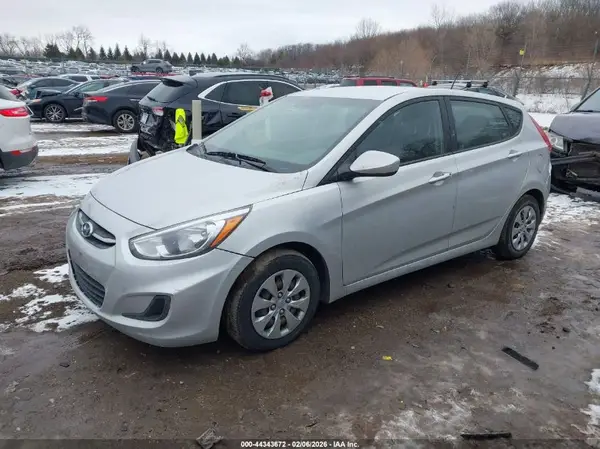 KMHCT5AE3HU326757 2017 HYUNDAI ACCENT - Image 2