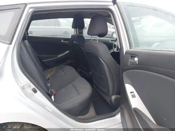 KMHCT5AE3HU326757 2017 HYUNDAI ACCENT - Image 8