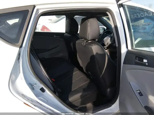 KMHCT5AE3HU347883 2017 HYUNDAI ACCENT - Image 8