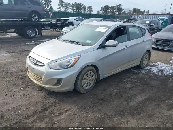 KMHCT5AE3HU350959 2017 HYUNDAI ACCENT - Image 2