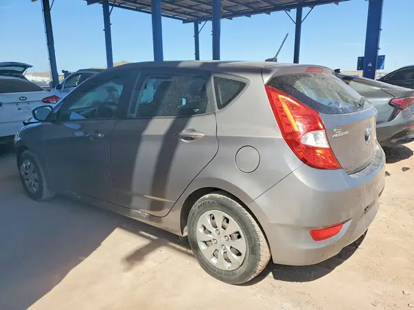 KMHCT5AE3HU359256 2017 HYUNDAI ACCENT - Image 2