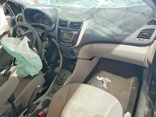 KMHCT5AE3HU359306 2017 HYUNDAI ACCENT - Image 8