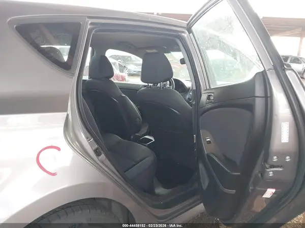 KMHCT5AE3HU360102 2017 HYUNDAI ACCENT - Image 8