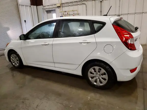 KMHCT5AE3HU363209 2017 HYUNDAI ACCENT - Image 2