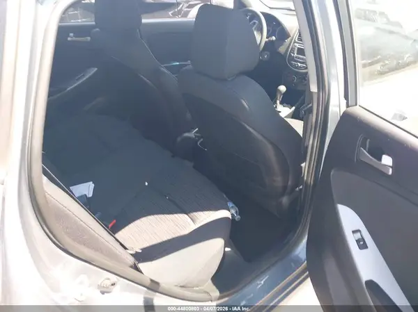 KMHCT5AE3HU363243 2017 HYUNDAI ACCENT - Image 8