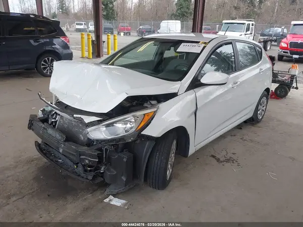 KMHCT5AE4GU241067 2016 HYUNDAI ACCENT - Image 2