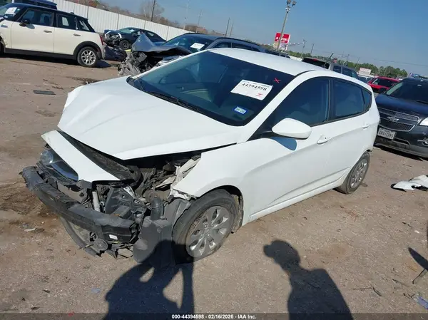KMHCT5AE4GU247967 2016 HYUNDAI ACCENT - Image 2