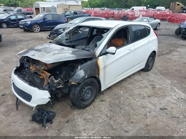 KMHCT5AE4GU248228 2016 HYUNDAI ACCENT - Image 2