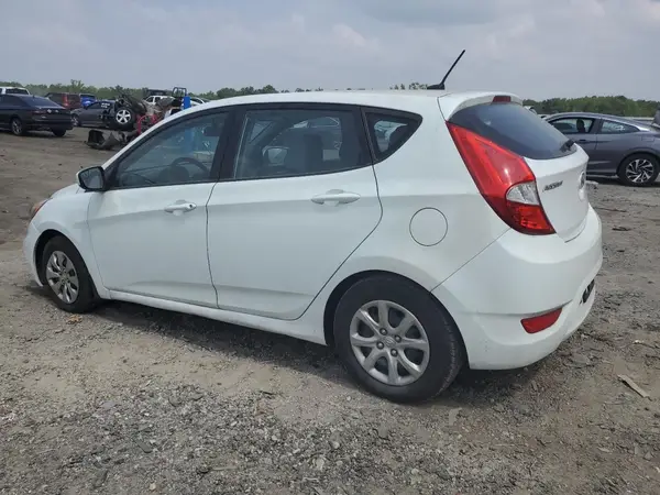 KMHCT5AE4GU258113 2016 HYUNDAI ACCENT - Image 2