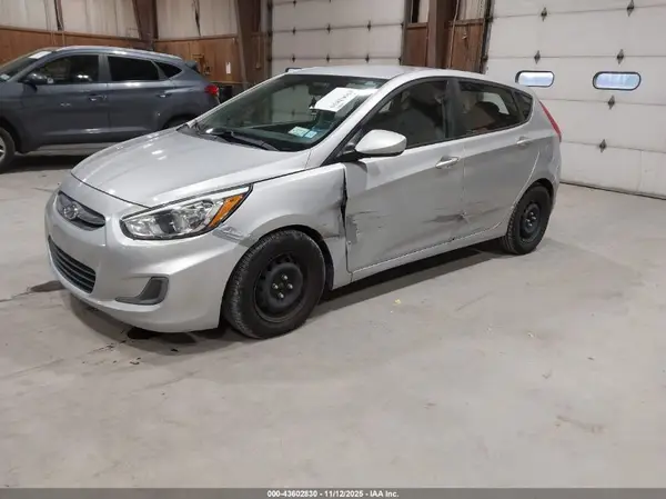 KMHCT5AE4HU310759 2017 HYUNDAI ACCENT - Image 2