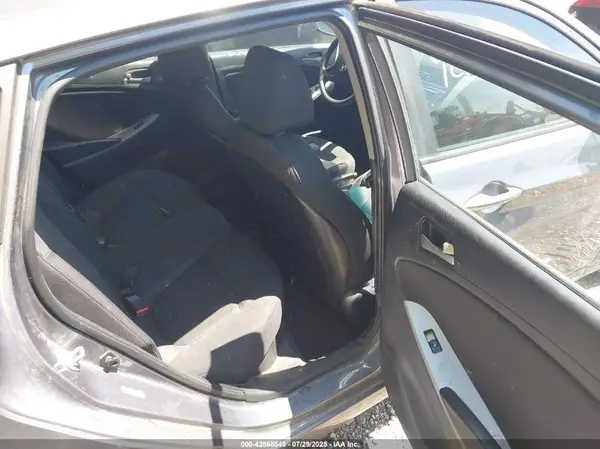 KMHCT5AE4HU311488 2017 HYUNDAI ACCENT - Image 8