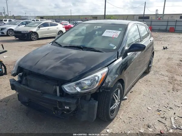 KMHCT5AE4HU319574 2017 HYUNDAI ACCENT - Image 2