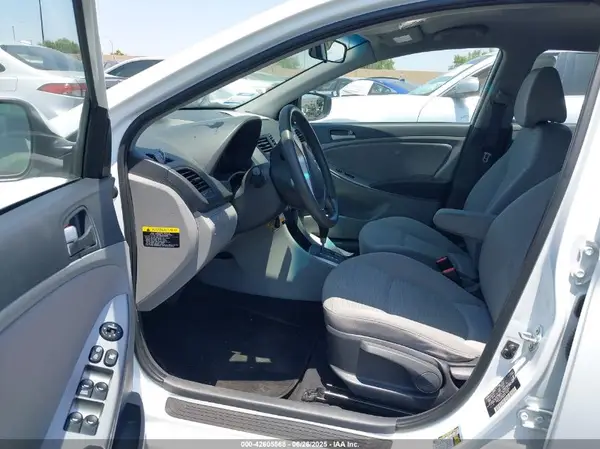 KMHCT5AE4HU323981 2017 HYUNDAI ACCENT - Image 8