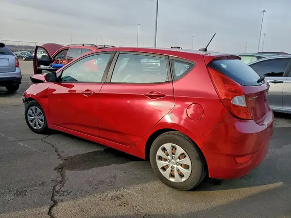KMHCT5AE4HU351442 2017 HYUNDAI ACCENT - Image 2
