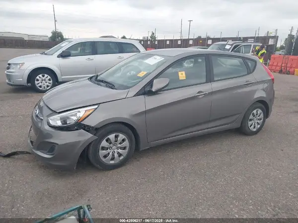KMHCT5AE4HU360108 2017 HYUNDAI ACCENT - Image 2