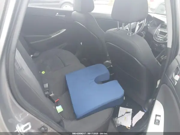 KMHCT5AE4HU360108 2017 HYUNDAI ACCENT - Image 8