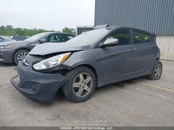 KMHCT5AE5GU239604 2016 HYUNDAI ACCENT - Image 2