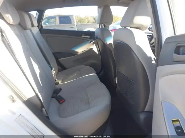 KMHCT5AE5GU258931 2016 HYUNDAI ACCENT - Image 8